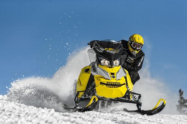 <b>庞巴迪2022款Spyder F3系列公路摩托车开售</b>